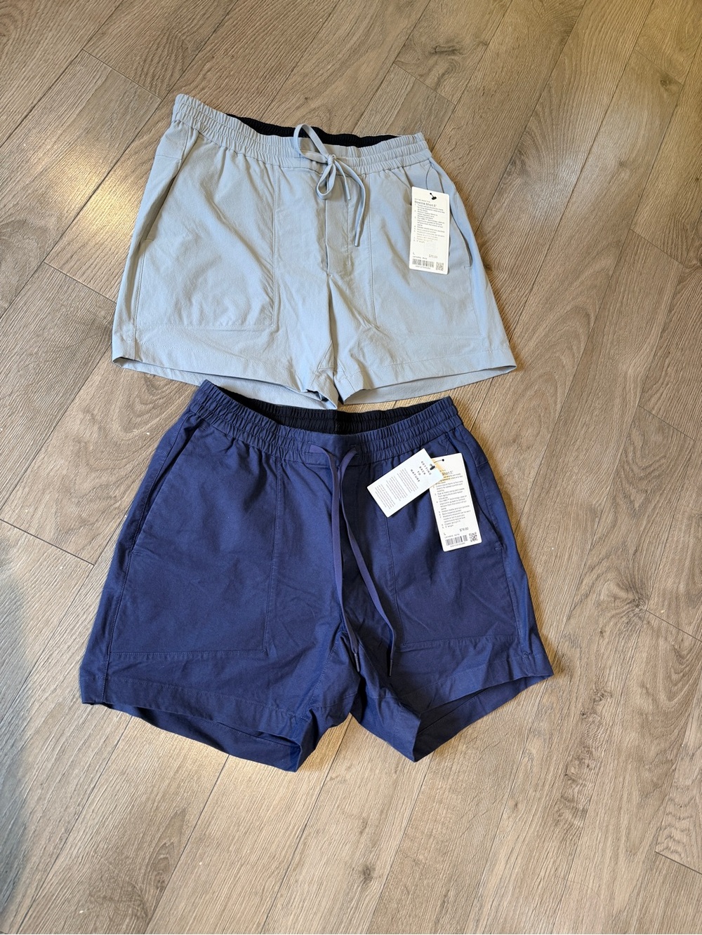 lululemon Men's Bowline Shorts 5”- Light Gray & Navy